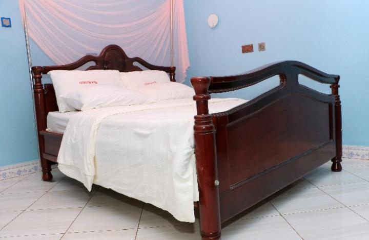 Primerose Hotel Mubende المظهر الخارجي الصورة