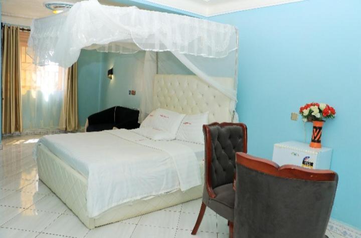 Primerose Hotel Mubende المظهر الخارجي الصورة